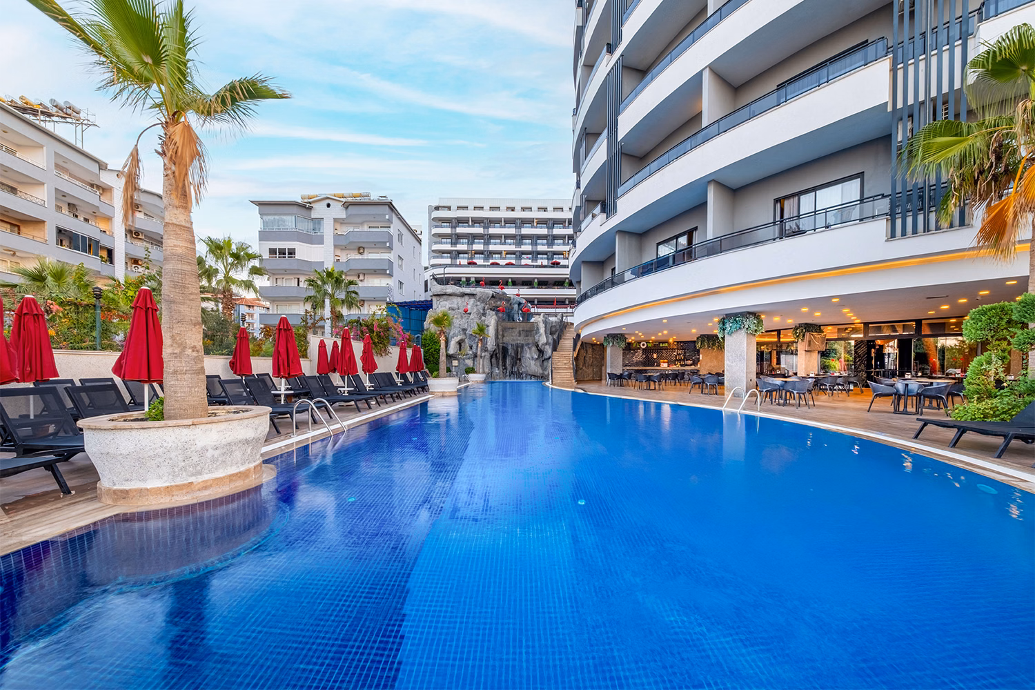 NoxInn Deluxe Hotel