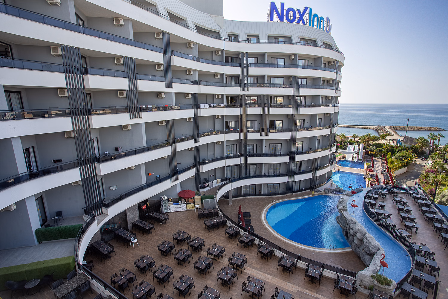 NoxInn Deluxe Hotel