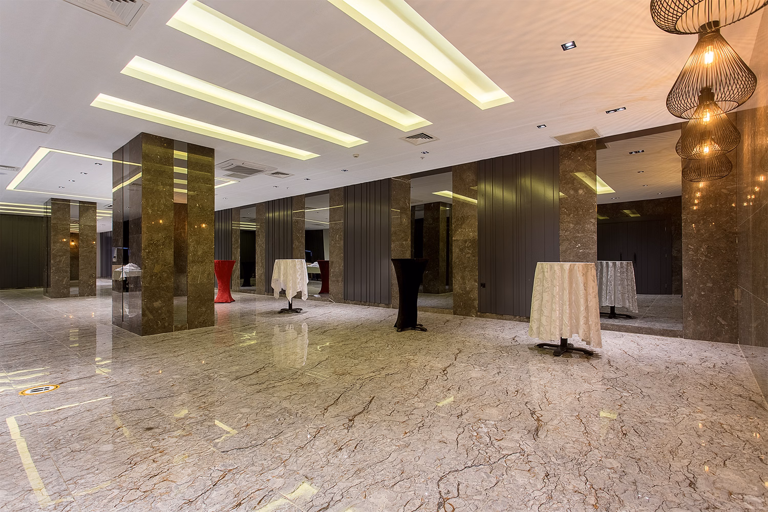 NoxInn Deluxe Hotel