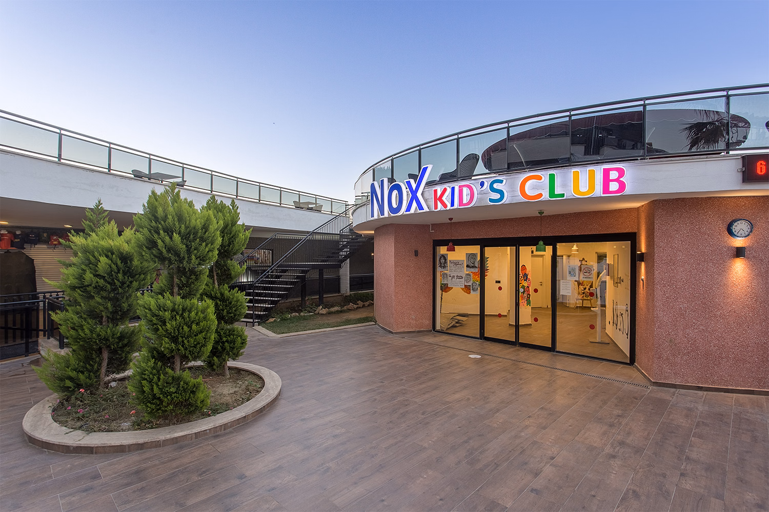 NoxInn Deluxe Hotel