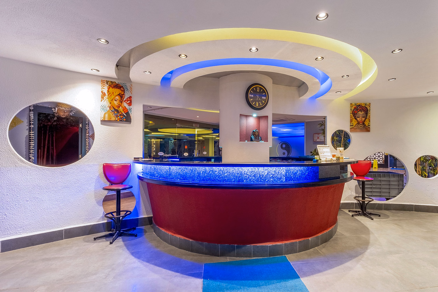 NoxInn Deluxe Hotel