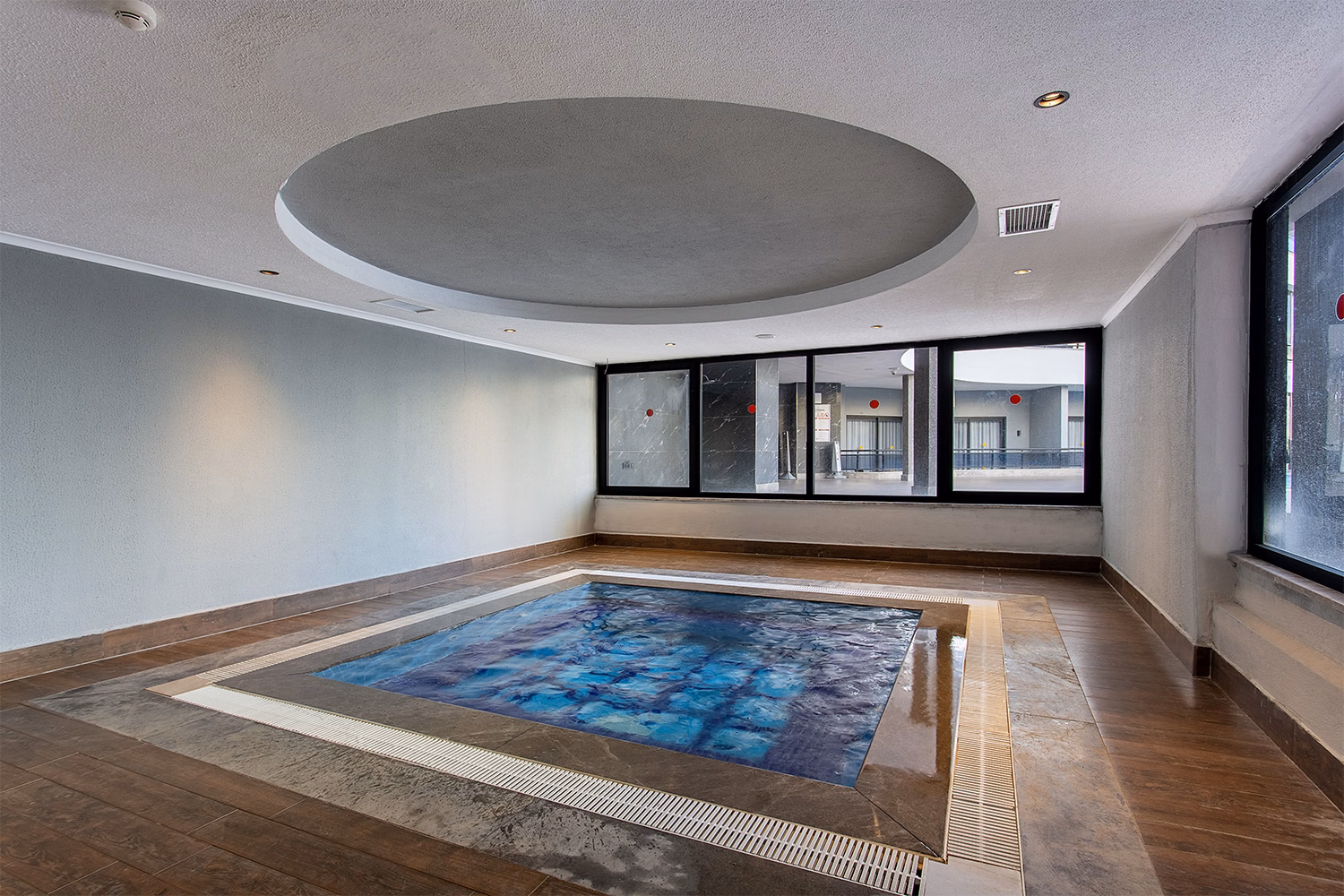 NoxInn Deluxe Hotel