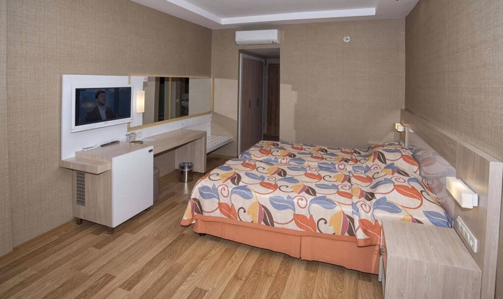 Riviera Hotel & Spa