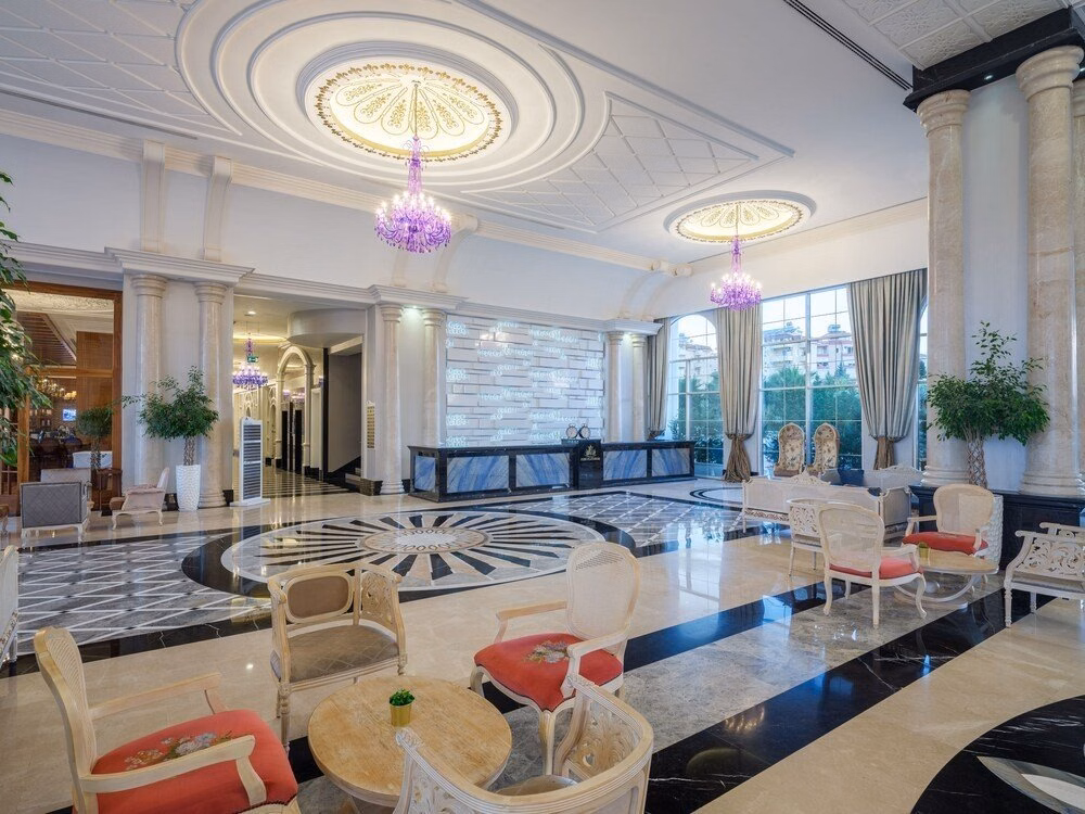 Rubi Platinum Spa Resort & Suites