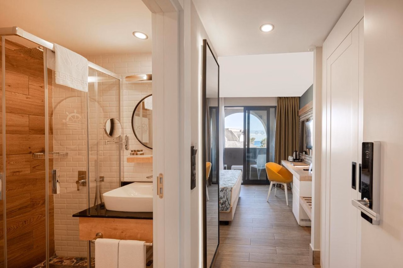 Sailor's Beach Club Hotel