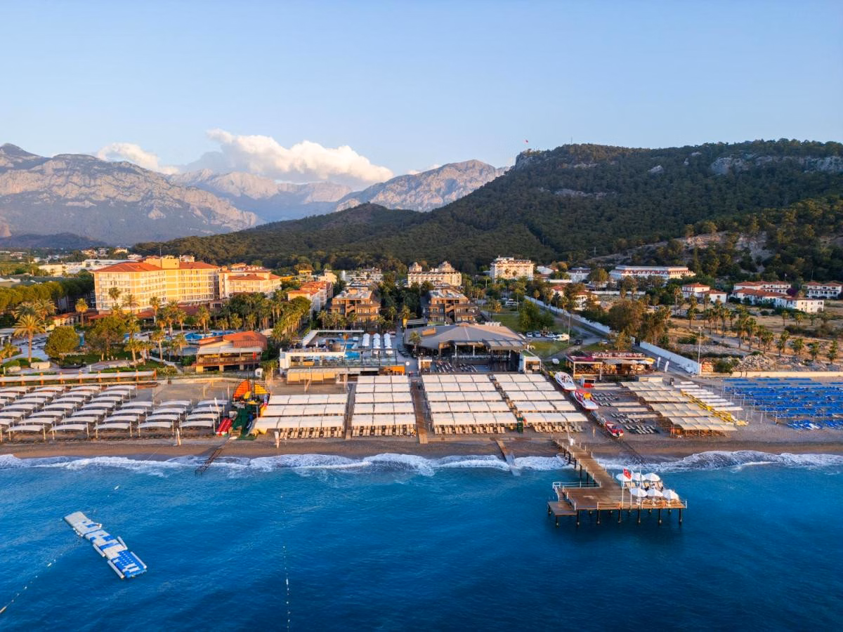 Sailor's Beach Club Hotel