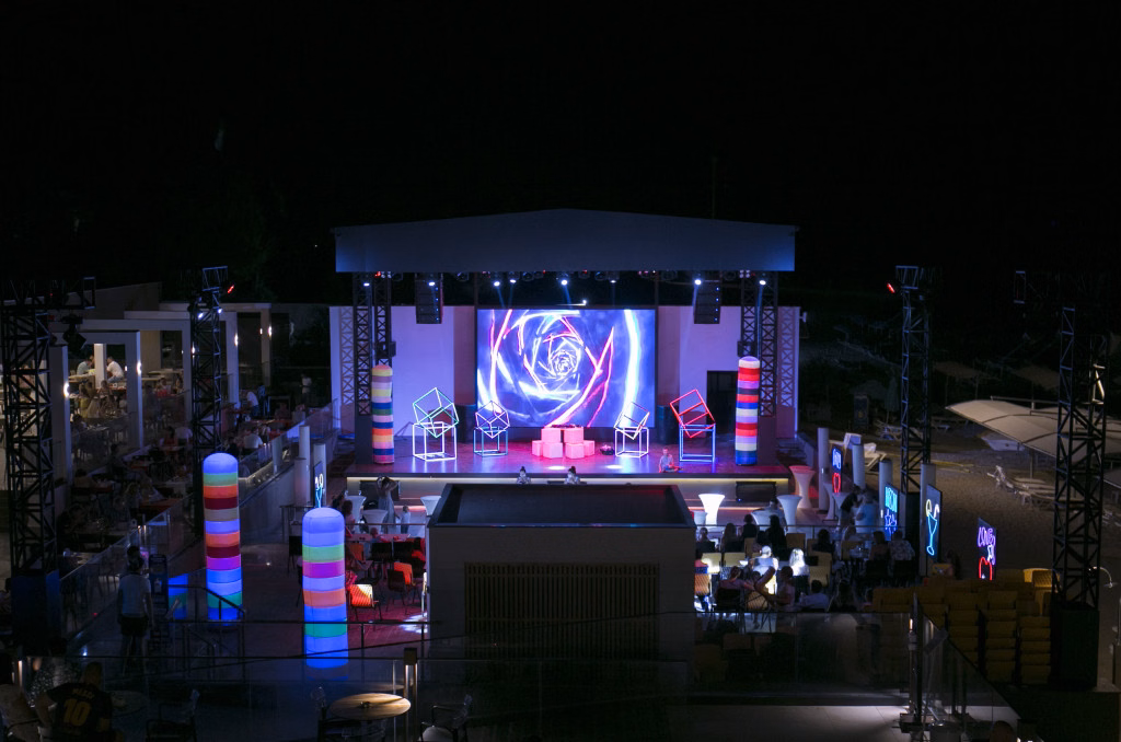 Sailor's Beach Club Hotel
