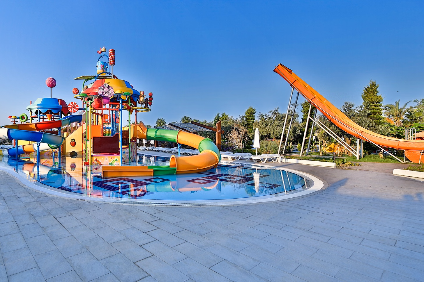 Saturn Palace Resort