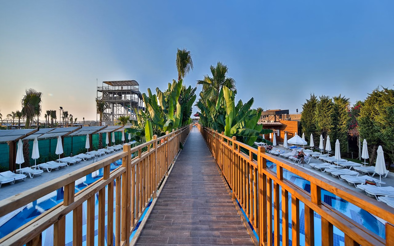 Saturn Palace Resort
