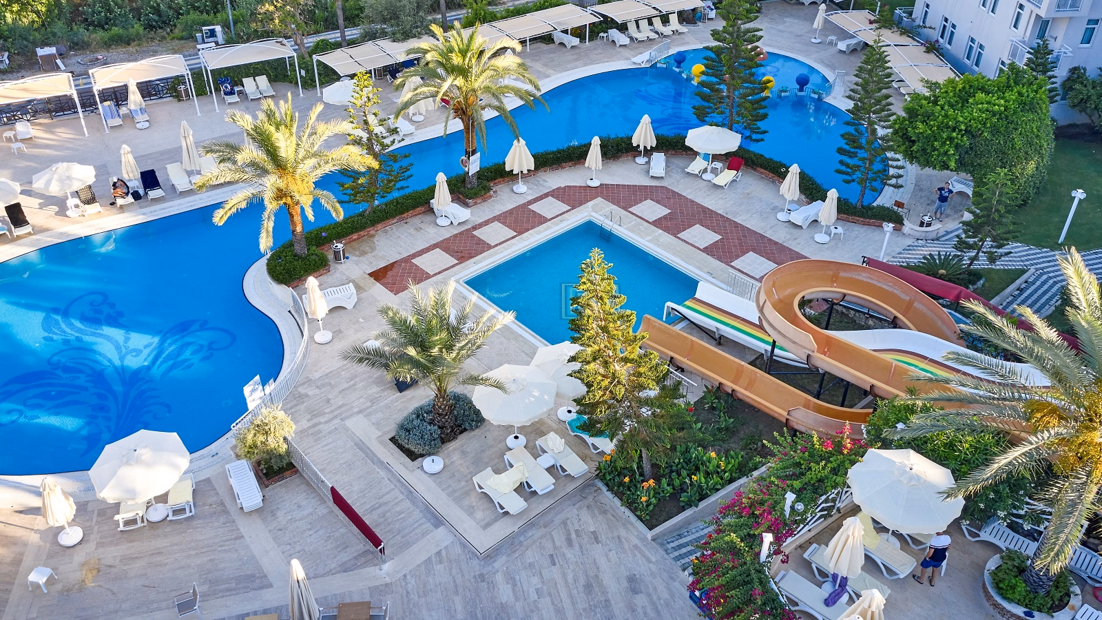 Seaden Corolla Hotel