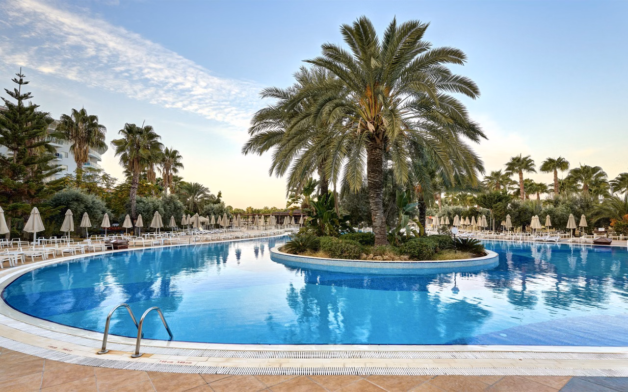 Seaden Sea World Resort & Spa