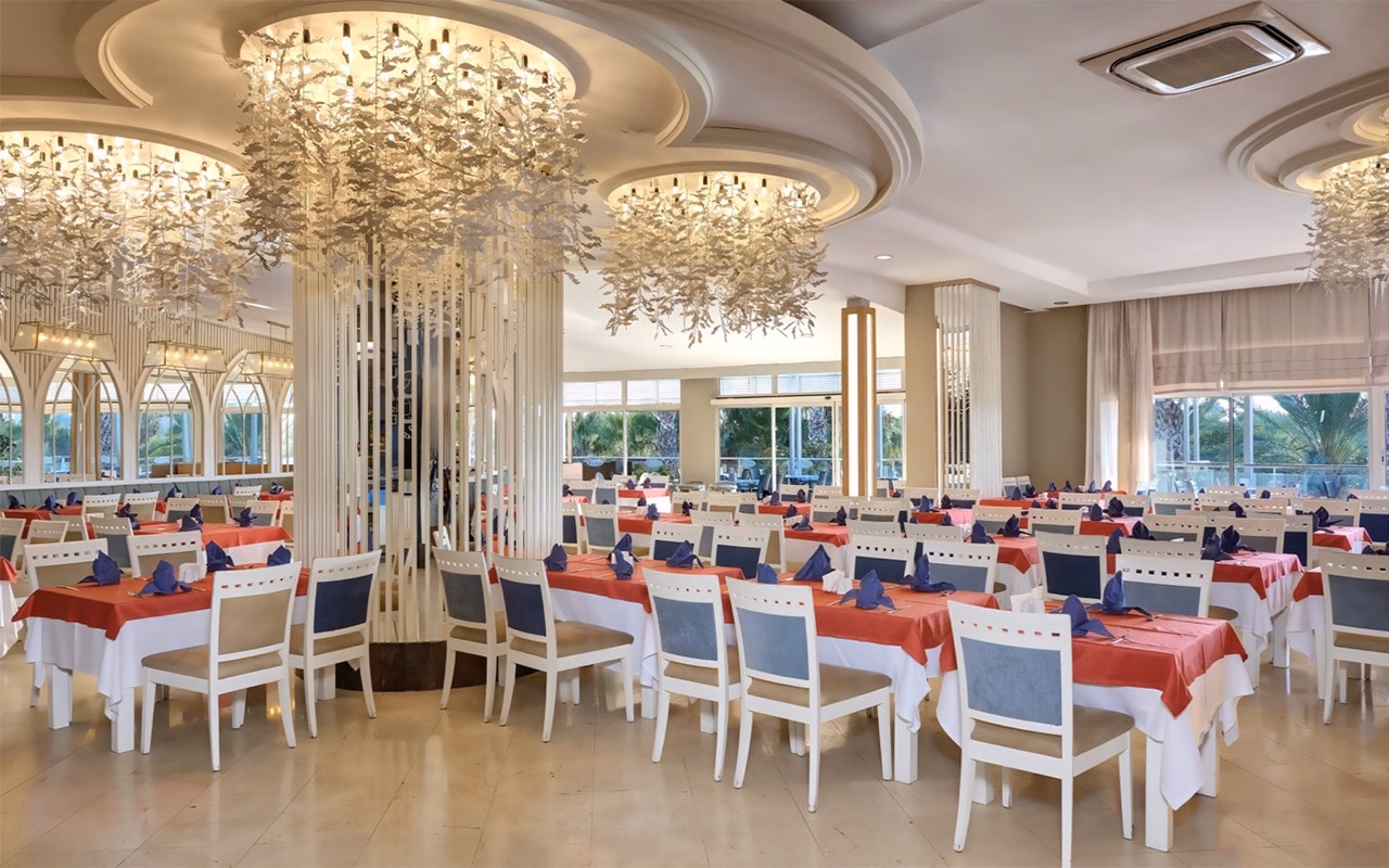 Seaden Sea World Resort & Spa