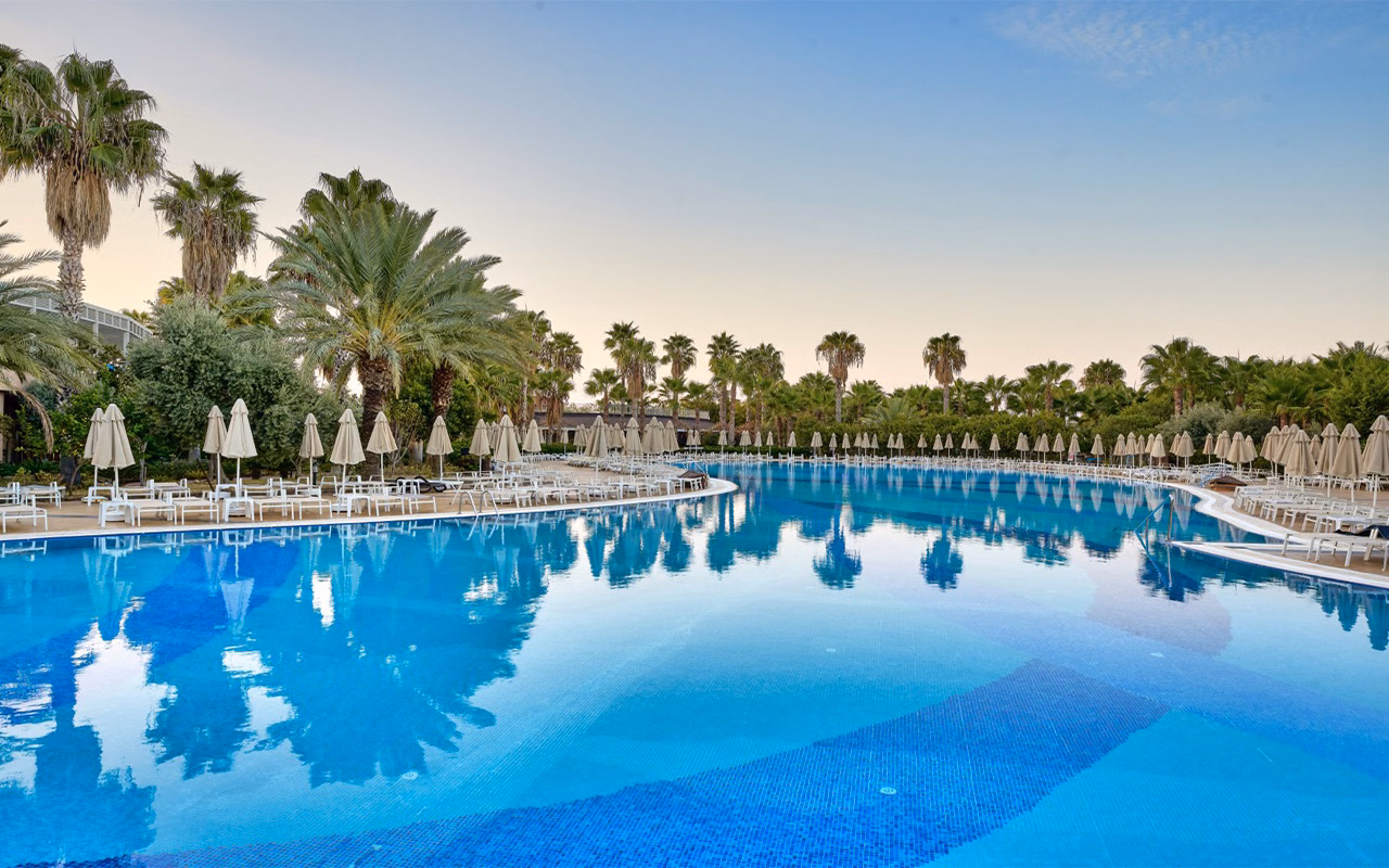 Seaden Sea World Resort & Spa