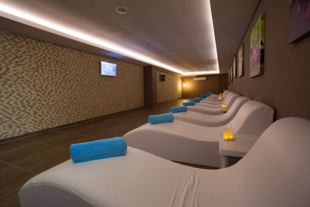 Water Side Resort & Spa