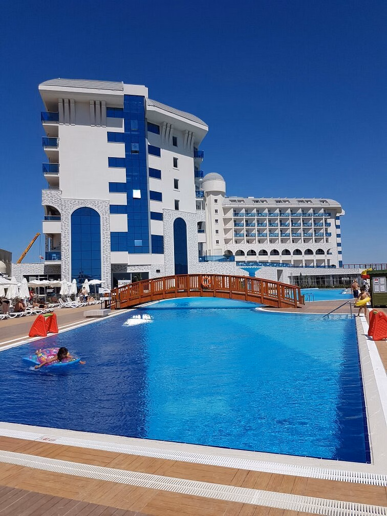 Water Side Resort & Spa