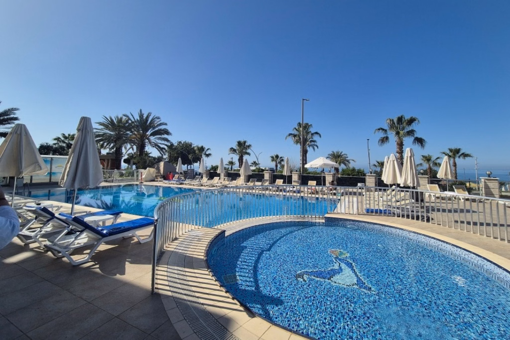 White Gold Hotel