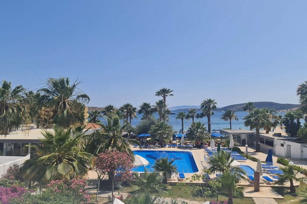 Nagi Beach Hotel