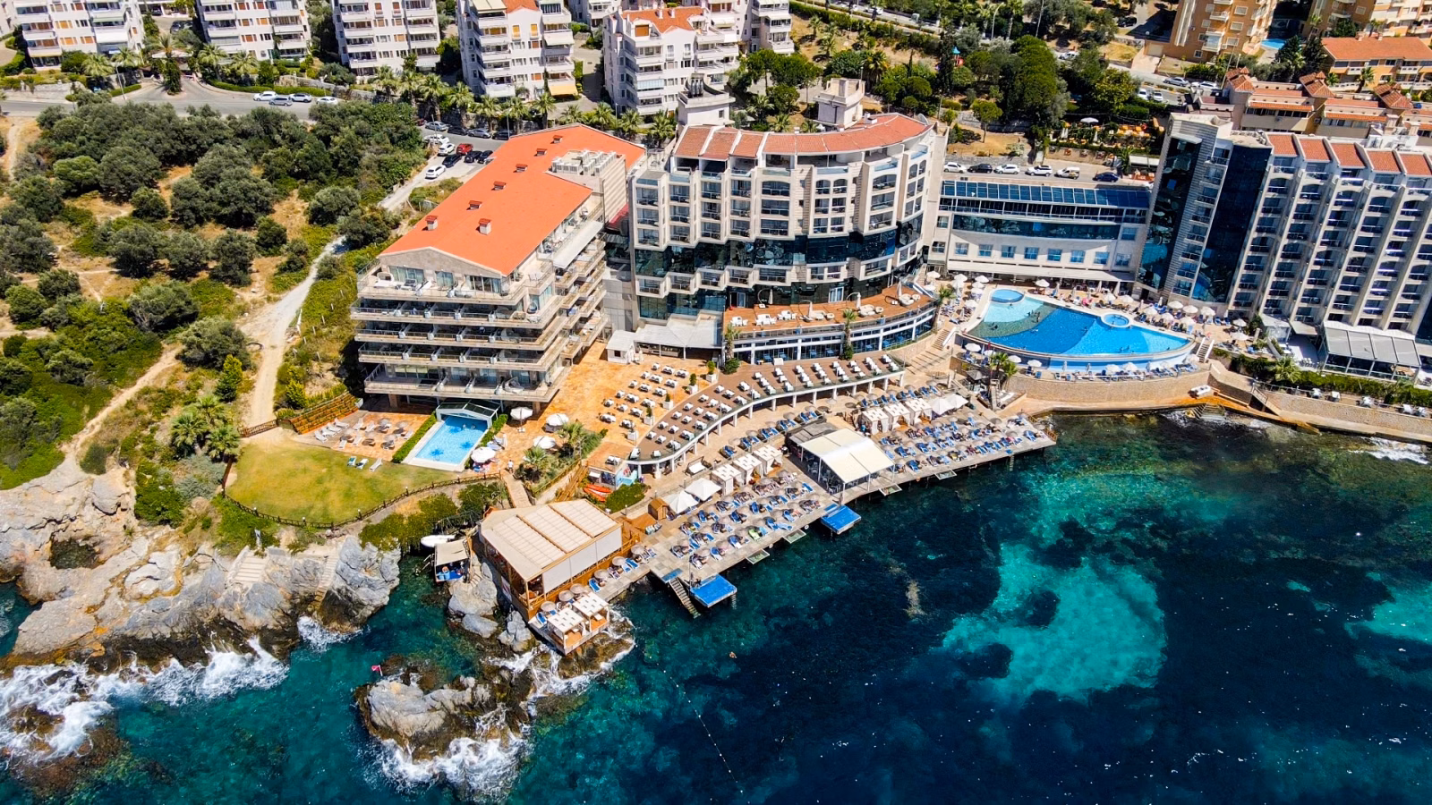 Charisma De Luxe Hotel