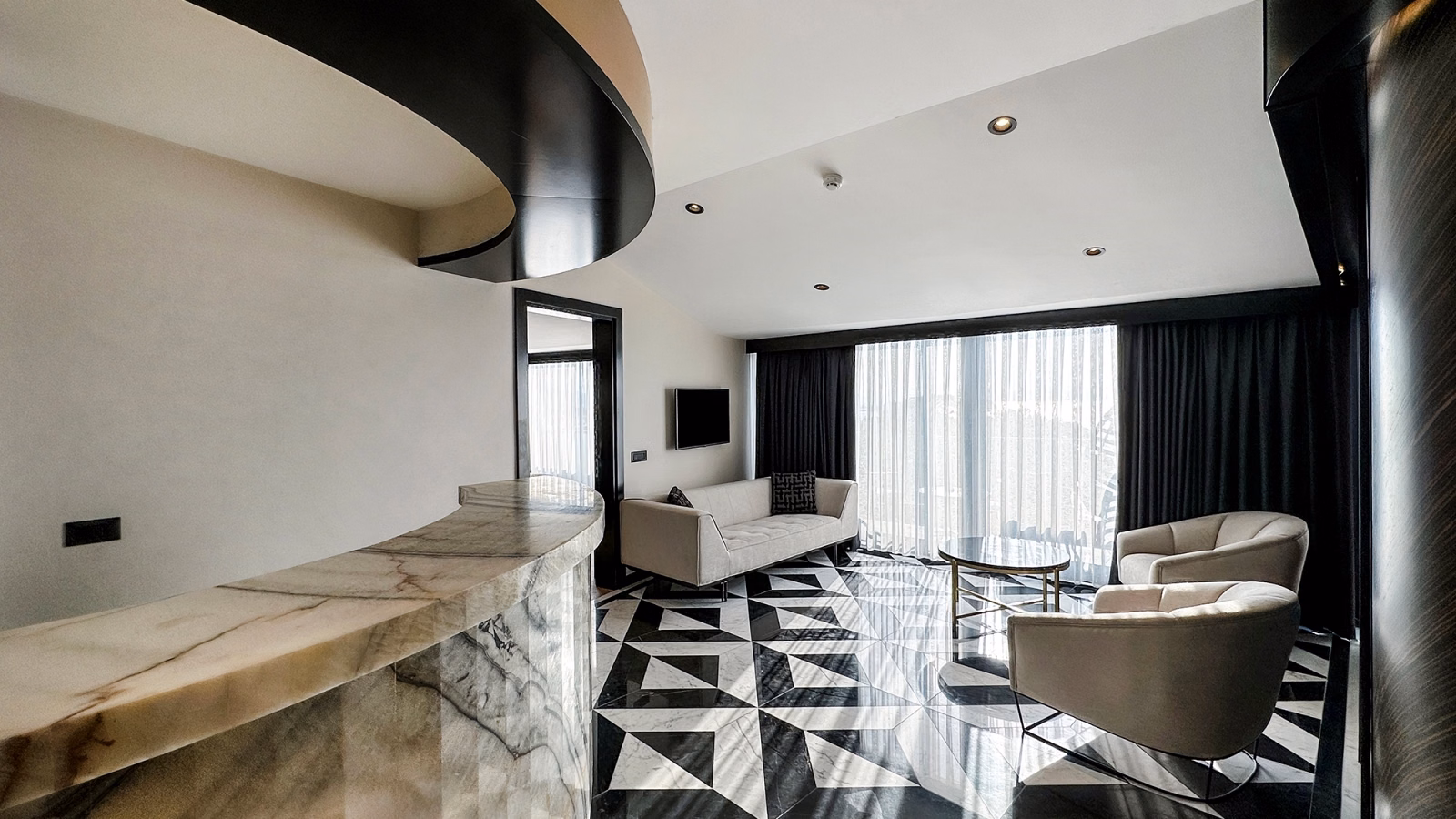 Charisma De Luxe Hotel
