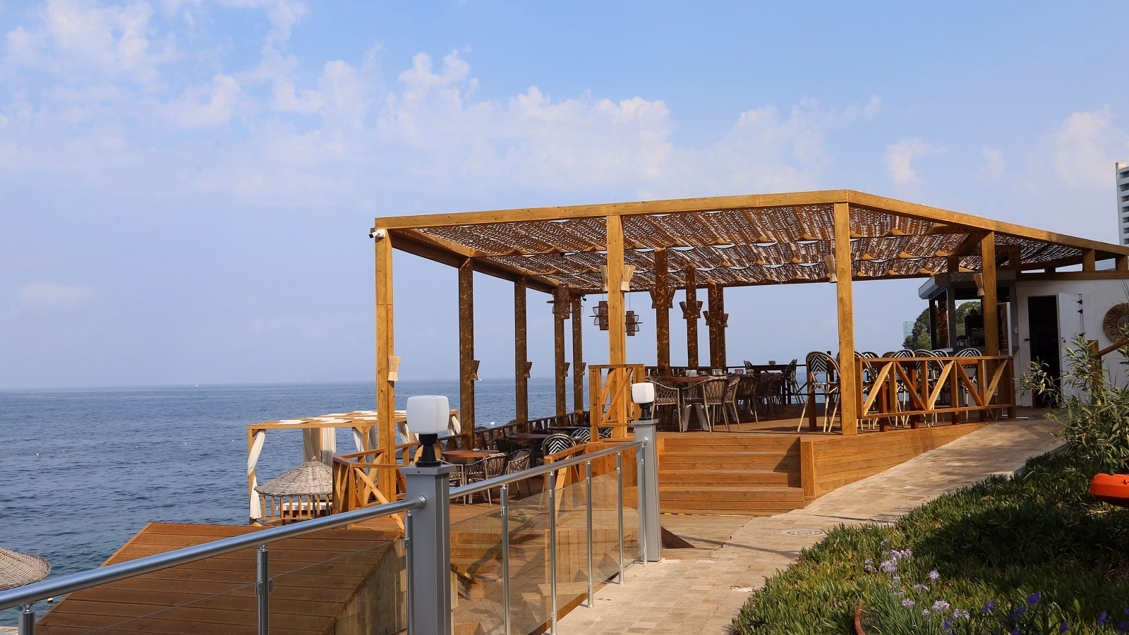 Charisma De Luxe Hotel