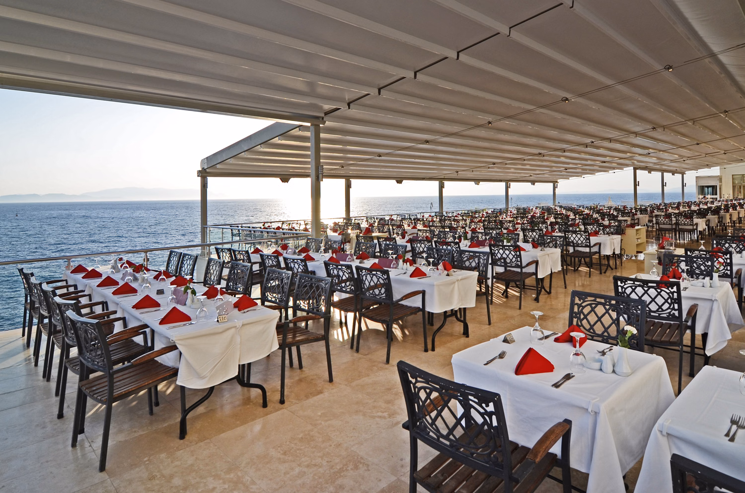 Korumar Deluxe Hotel