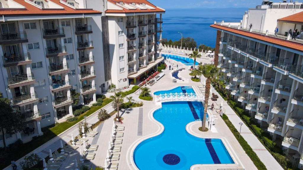 Ramada Hotel & Suites by Wyndham Kusadasi