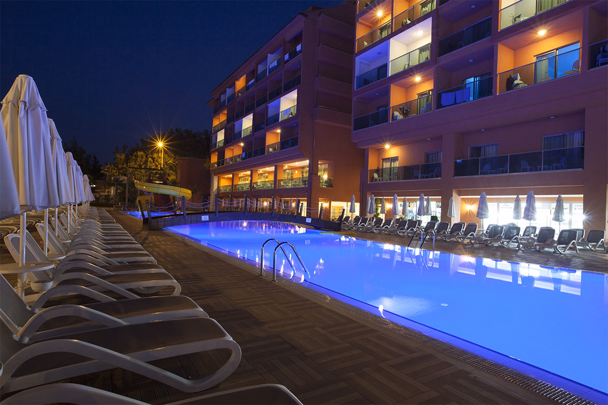 Club Side Coast