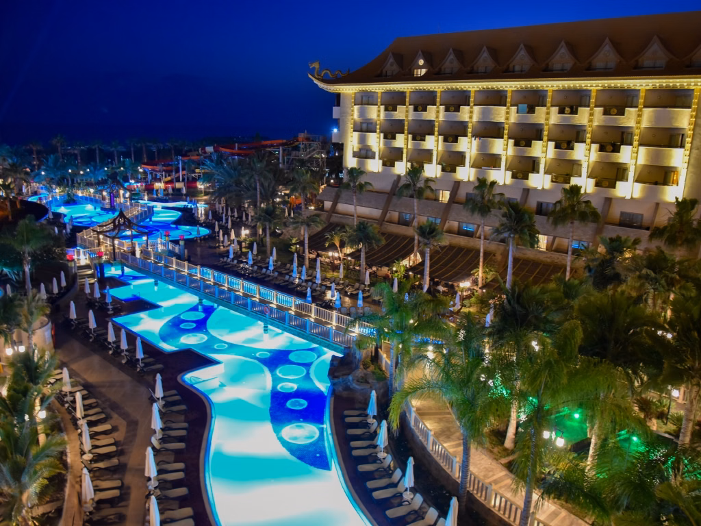 Royal Dragon Hotel