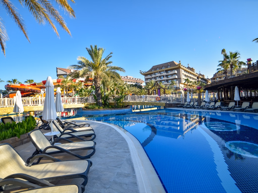 Royal Dragon Hotel