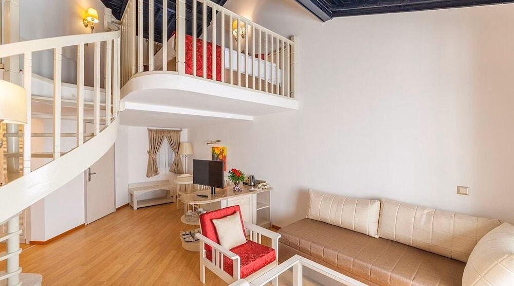 Sunrise Resort Hotel