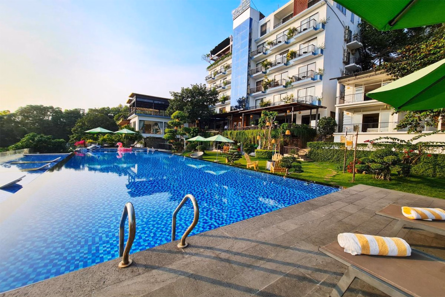 Tom Hill Boutique Resort & Spa
