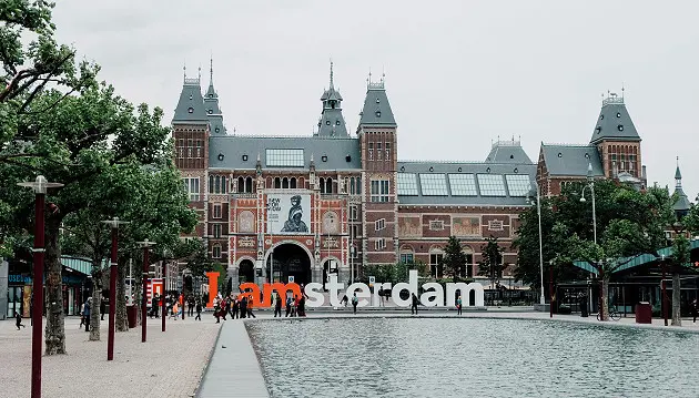 Žavingas ir visada jaunativiškas Amsterdamas: viešnagė stilingame 3★ viešbutyje Hotel Not Hotel