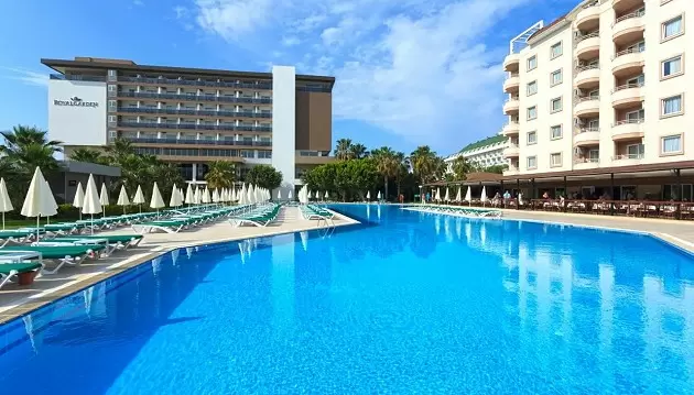 Pramogų ir poilsio kokteilis Turkijoje: apsistokite 5★ viešbutyje Royal Garden Beach su ultra viskas įskaičiuota