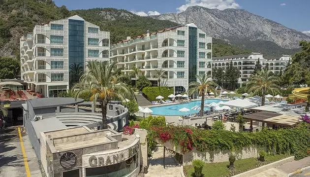 Atsipalaiduokite saulėtoje kelionėje Turkijoje: 5★ viešbutis Grand Ring Hotel prie jūros su viskas įskaičiuota