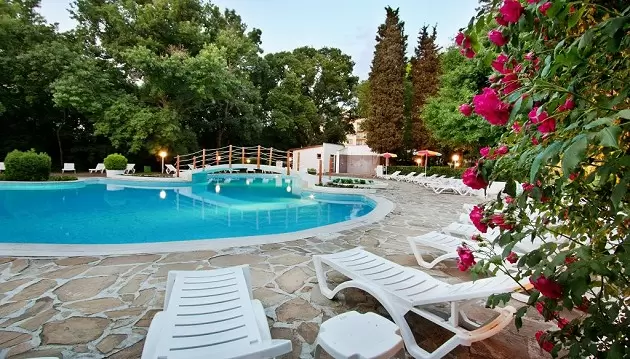 Puikus pasiūlymas atostogoms Bulgarijoje: 3★ Ljuljak viešbutis su pusryčiais ir vakarienėmis