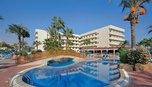 Atostogos ir poilsis Kipre prie jūros: apsistokite 3★ viešbutyje Nissiana Hotel & Bungalows