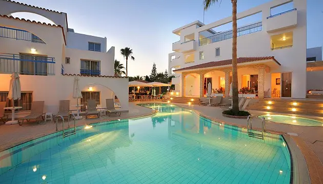Smagios atostogos Kipre: ilsėkitės 3★ viešbutyje Petrosana Hotel Apartments