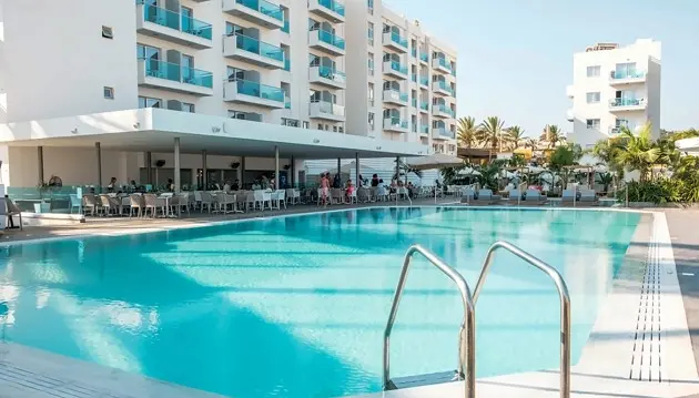 Paprastos, bet jaukio atostogos Kipre: viešnagė 3★ viešbutyje Kapetanios Bay Hotel