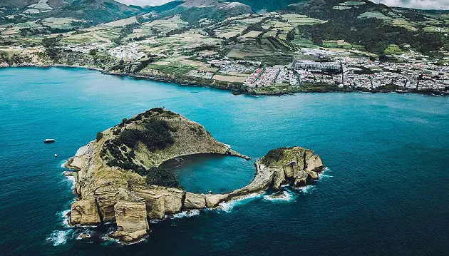 Žalios ir viliojančios Azorų salos: poilsinė kelionė ir viešnagė 4★ viešbutyje Quinta De Santana