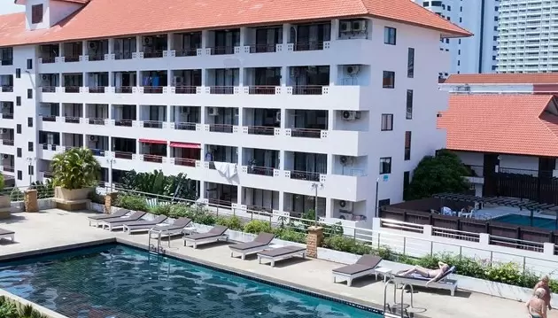 Egzotika ir poilsis vienoje kelionėje: apsistokite Tailnado 3★ viešbutyje Jomtien Plaza Residence su pusryčiais