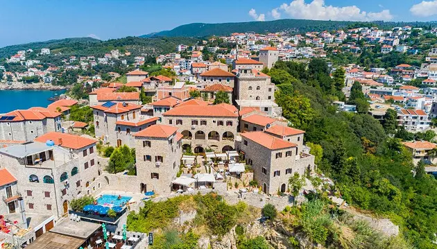 Nepakartojamos atostogos Juodkalnijoje: apsistokite įspūdingame 4★ viešbutyje Palata Venezia