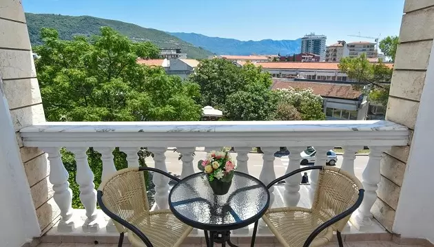Šokite į atostogų sūkurį Juodkalnijoje: 3★ viešbutis Grbalj Hotel