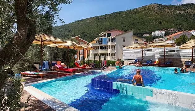 Juodkalnija ir nuostabios atostogos prie jūros: viešnagė 4★ viešbutyje Castellastva Hotel