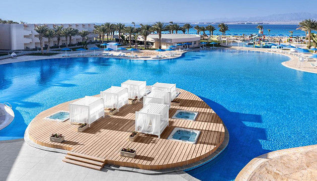 Nepriekaištingos atostogos Hurgadoje: ilsėkitės 4★ viešbutyje The V Luxury Resort su ultra viskas įskaičiuota