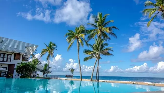 Saulėtos ir egzotiškos atostogos prie vandenyno Šri Lankoje: 4★ viešbutis Avenra Beach Hikkaduwa