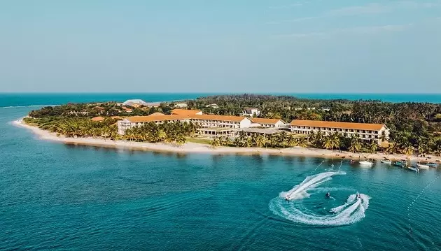 Atostogos Šri Lankoje su skrydžiu iš Rygos: prabangus 5★ viešbutis Amaya Beach Passikudah
