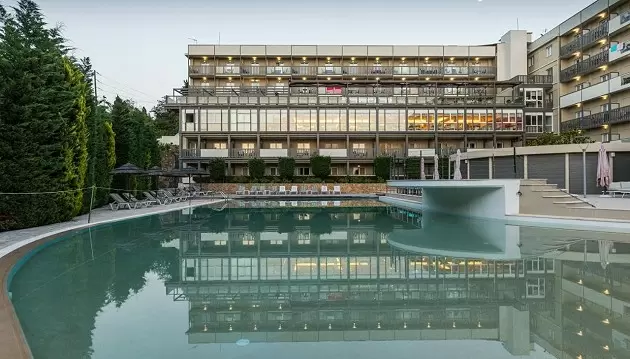 Ramybės oazė Korfu saloje: atsipalaiduokite 4★ viešbutyje Ariti Grand Hotel su pusryčiais