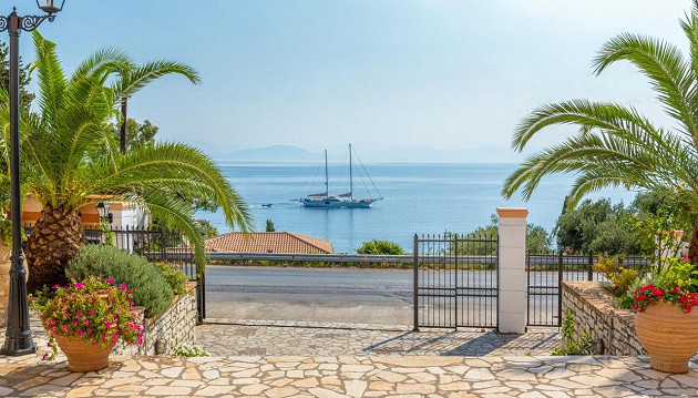 Poilsio atostogos nuostabioje Korfu saloje: apsistokite 4★ viešbutyje Lido Corfu Sun