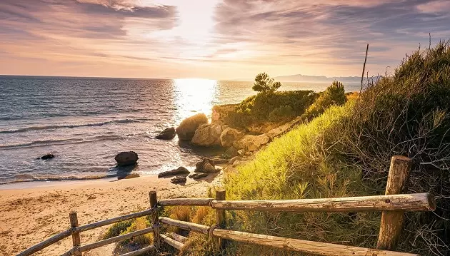 Atpalaiduojančios atostogos Kosta Doradoje: keliaukite atgauti jėgų į Salou miestą ir apsigyvenkite 3★ viešbutyje Hotel Best Mediterraneo