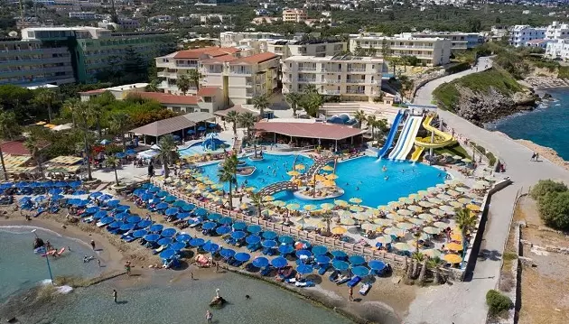 Atsipalaiduokite ir pramogaukite Kretoje: šauni viešnagė 4★ viešbutyje Eri Beach & Village